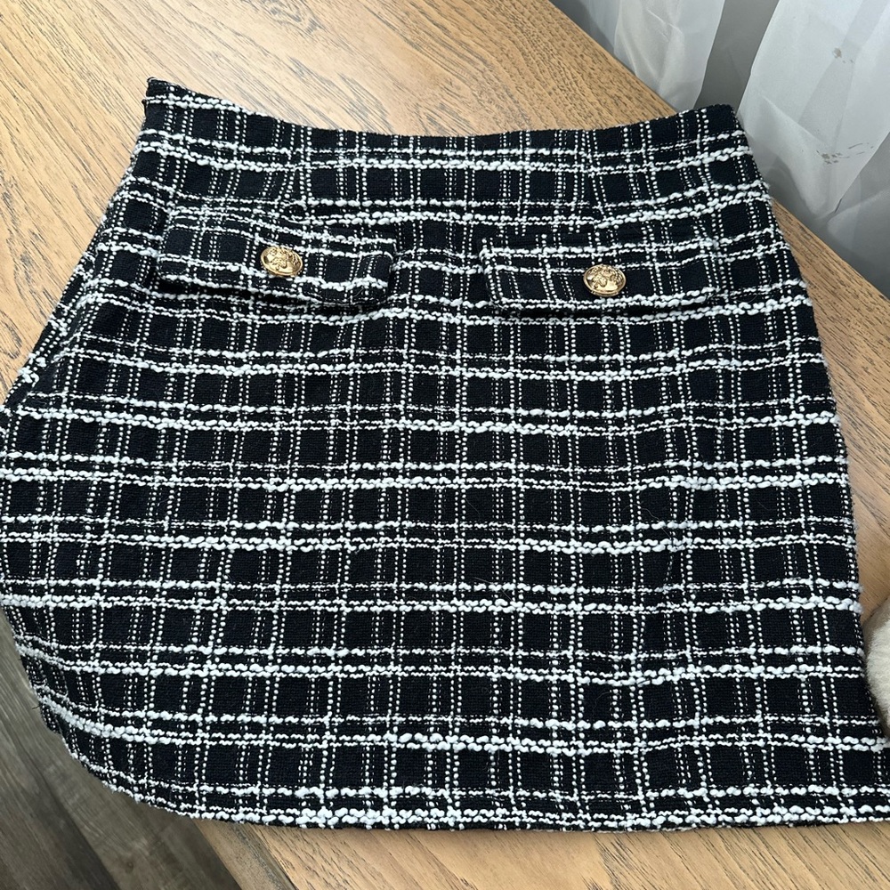 Chic Black and White Tweed Skirt